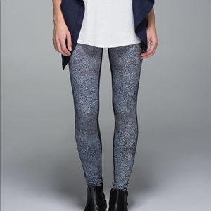 NWOT Size 6 Lululemon Limited Edition print